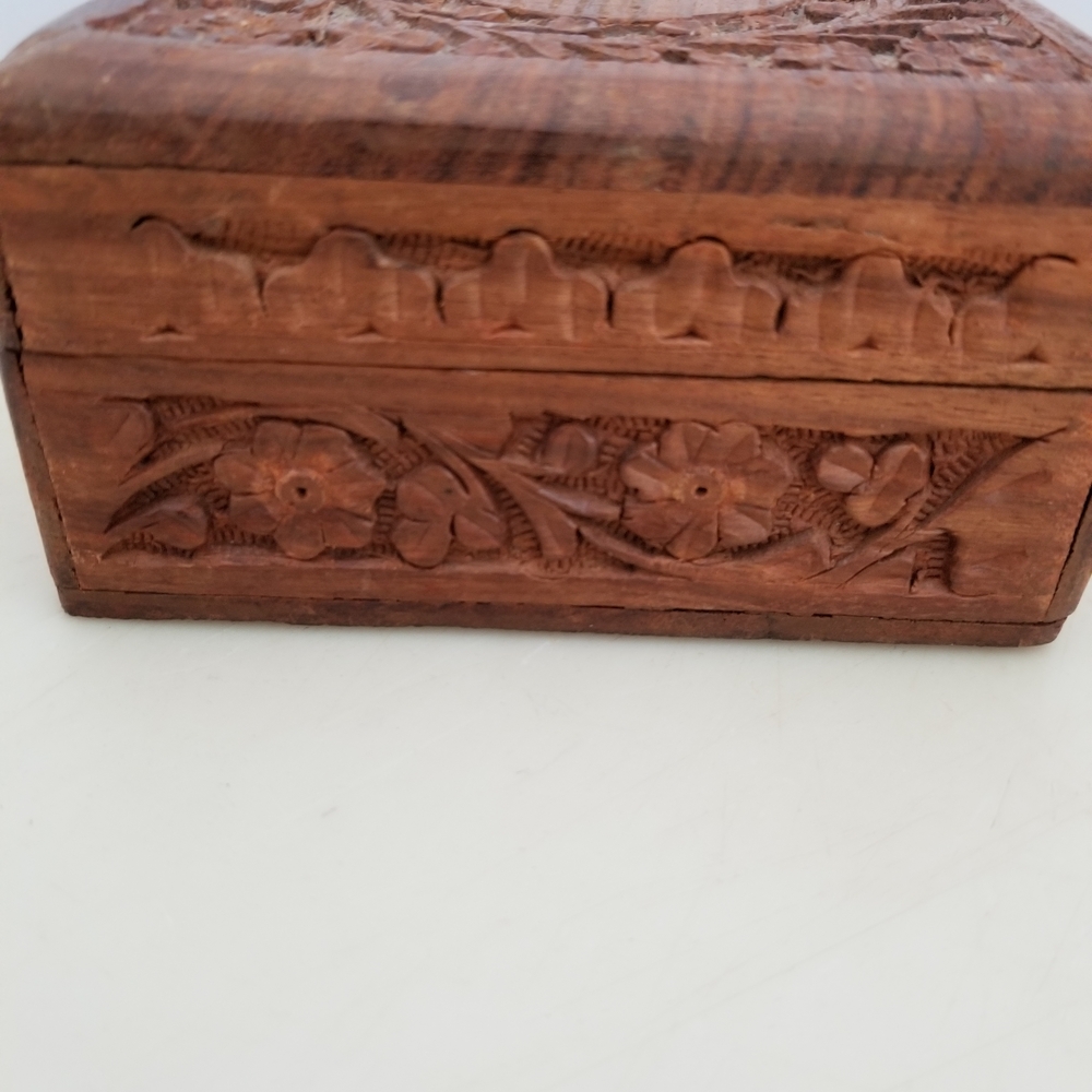 Carved Wooden Box with Floral Inlay - Picture 3 of 6